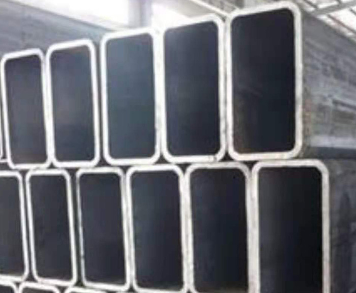 半掛車大梁